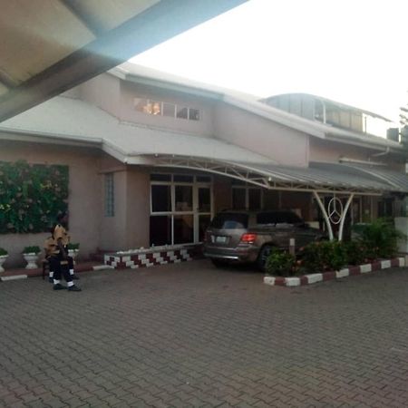 Diamond Lane Hotel Абуджа Екстер'єр фото