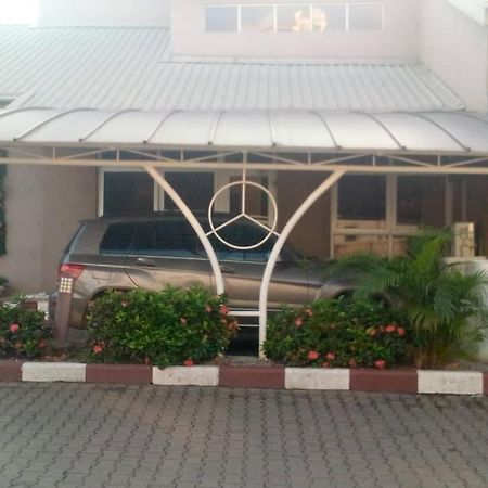 Diamond Lane Hotel Абуджа Екстер'єр фото