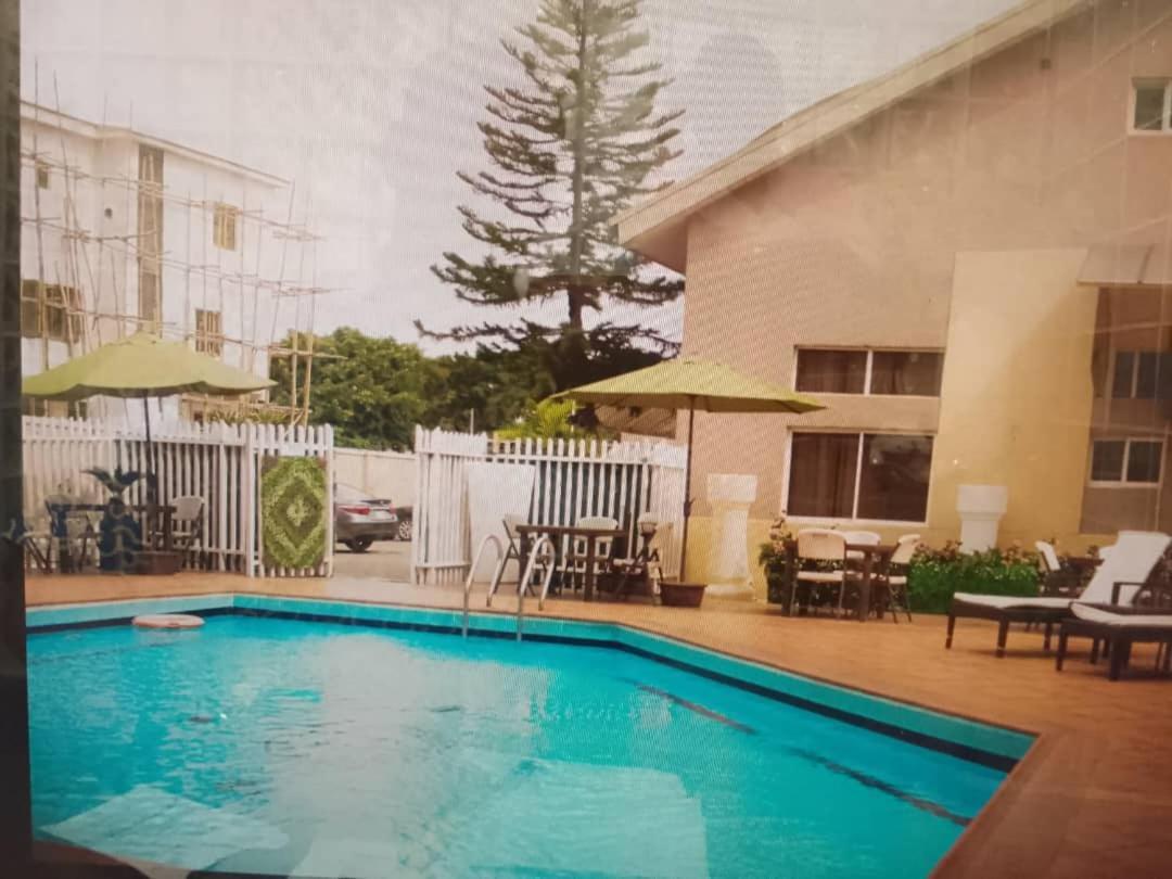 Diamond Lane Hotel Абуджа Екстер'єр фото