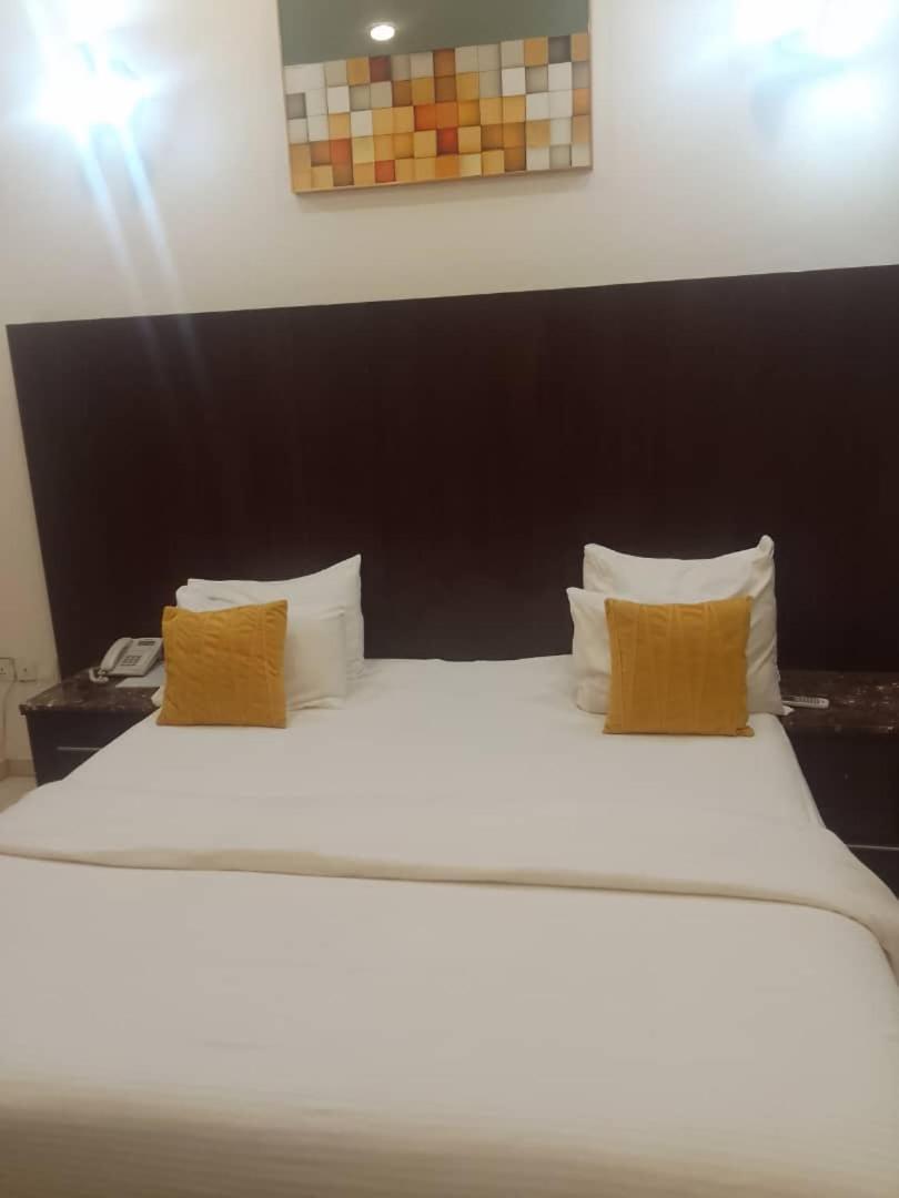 Diamond Lane Hotel Абуджа Екстер'єр фото