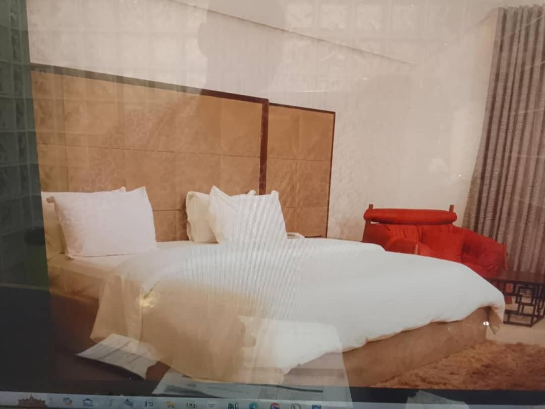 Diamond Lane Hotel Абуджа Екстер'єр фото