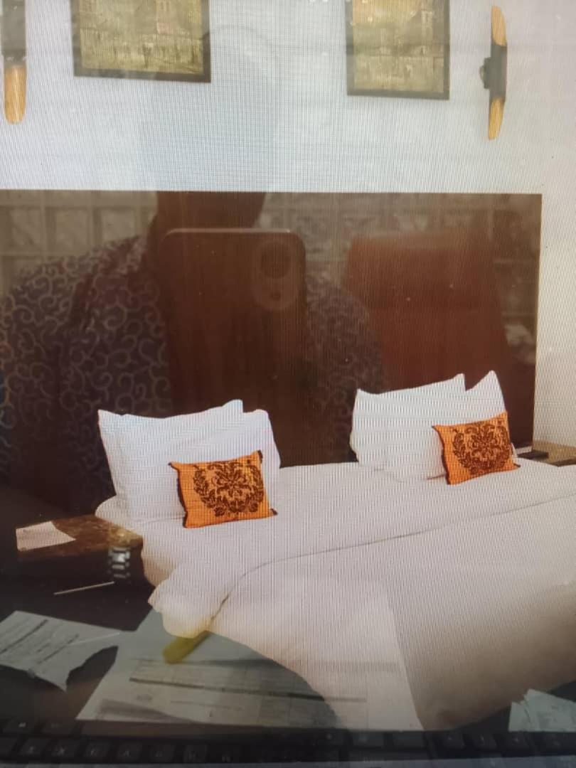 Diamond Lane Hotel Абуджа Екстер'єр фото